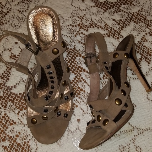 Boutique Nordstrom Shoes - Gorgeous Boutique Nordstrom heeled sandals